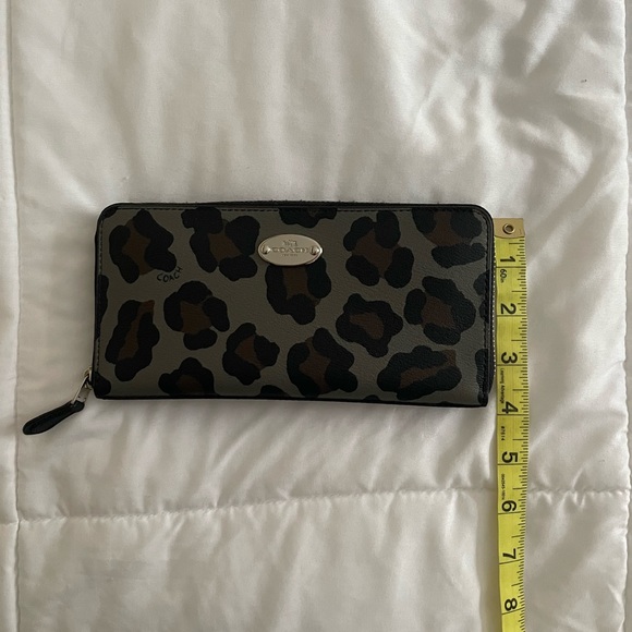 NWT Coach Wallet - Picture 9 of 9